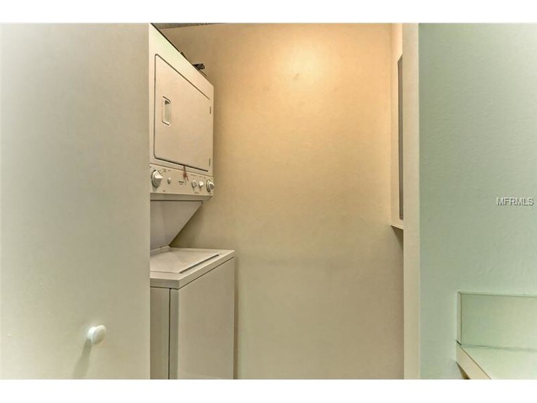 Building Photo - 2333 Feather Sound Dr