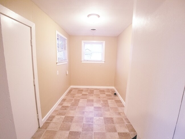 Building Photo - 203 Beatrice