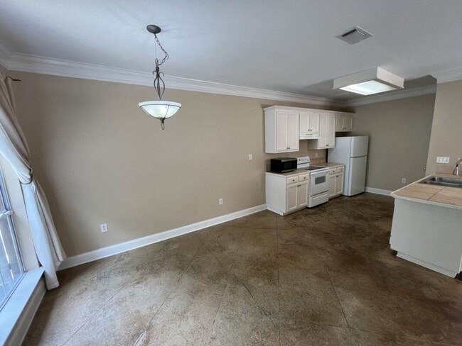 Building Photo - Beautiful 3BR Home in Sought-After Beau Pré off River Rd – Open Floor Plan & Fenced Yard!