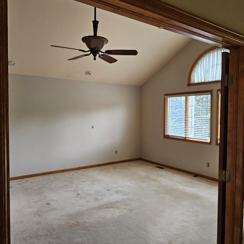 Building Photo - 74 Falcon Hills Dr
