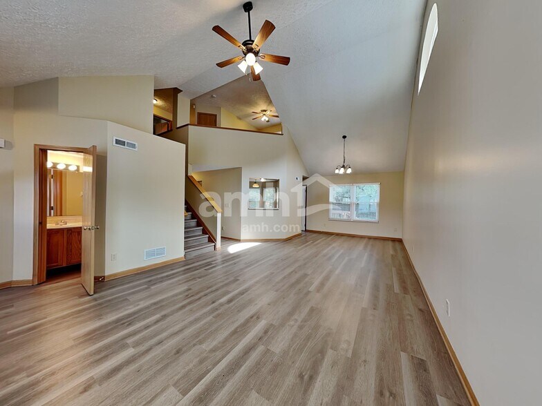Building Photo - 5896 Oreily Dr