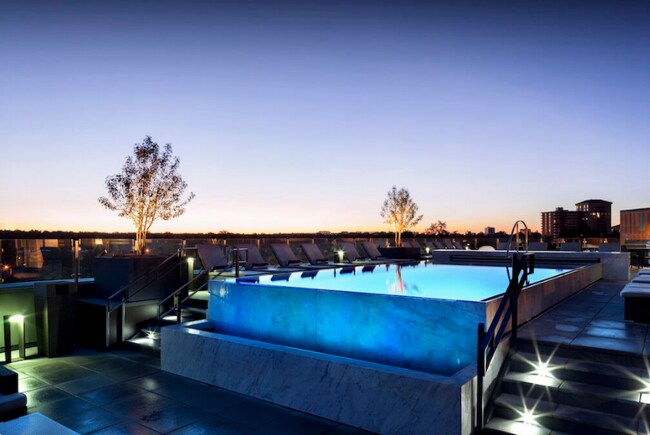 Building Photo - 375 Logan St