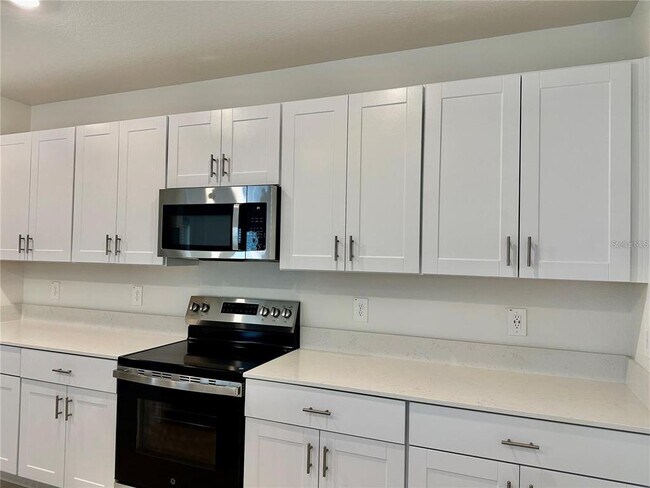 Building Photo - 17606 Happytrails St