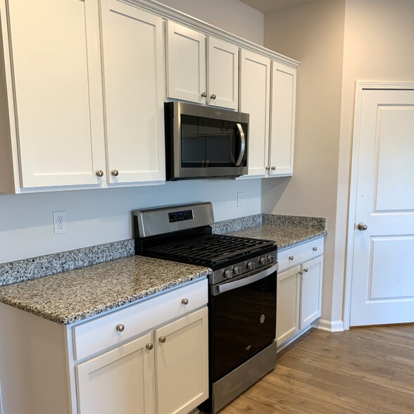 Building Photo - 246 Marauder Dr