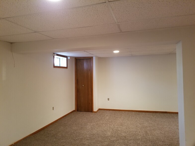 Family Room - 118 Chanticleer Ln NE