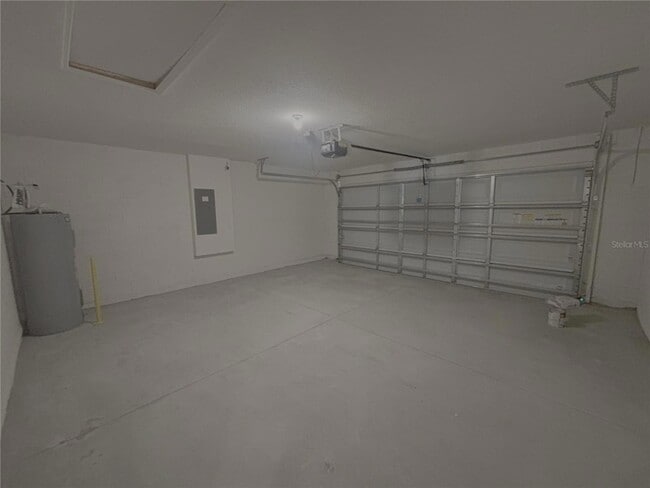 Building Photo - 481 W Rexford Dr