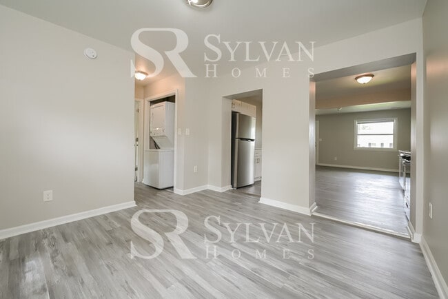 Building Photo - Charming 3BR 2BA home