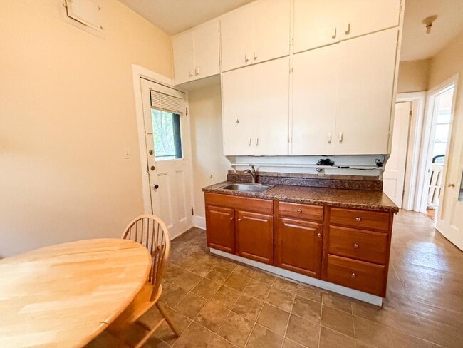 Building Photo - 115 Stewart Ave