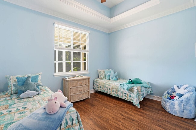 Building Photo - 3011 Pine Tree Dr