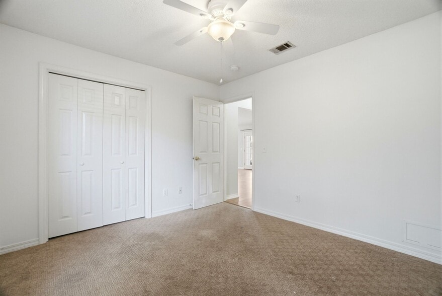 Building Photo - 3315 Bauer Rd