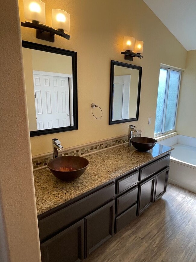 Building Photo - Beautiful Rocklin 4 Bedroom Home with 3 Ca...