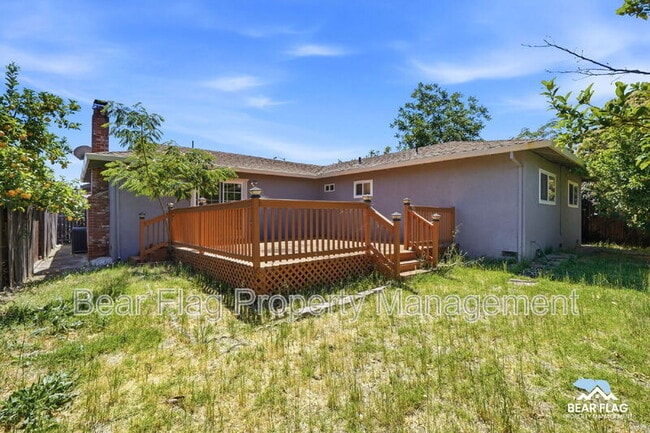Building Photo - 1312 Mission Dr