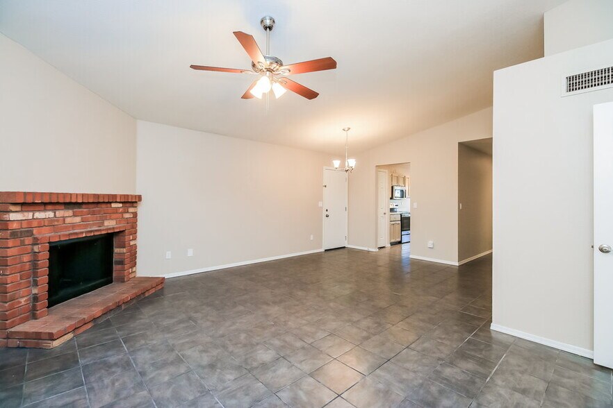 Building Photo - 1616 N Alta Mesa Dr