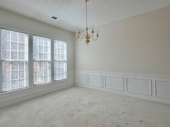 Building Photo - 510 Keeneland Ave