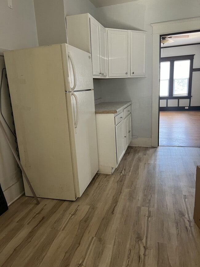 Building Photo - 210 W Richmond Ave