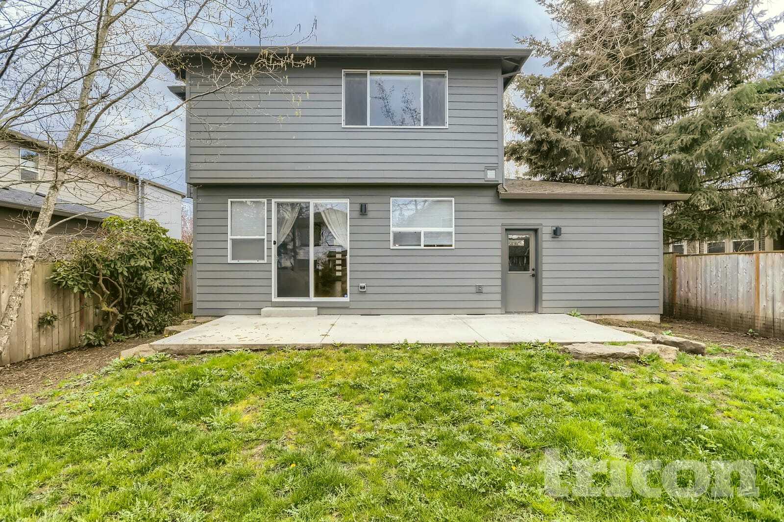 Building Photo - 5035 SE Knapp St