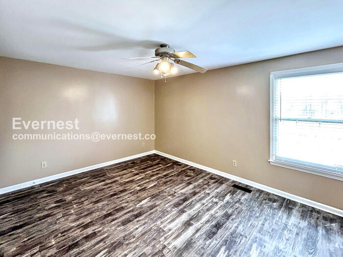 Building Photo - 2427 Riverstone Dr