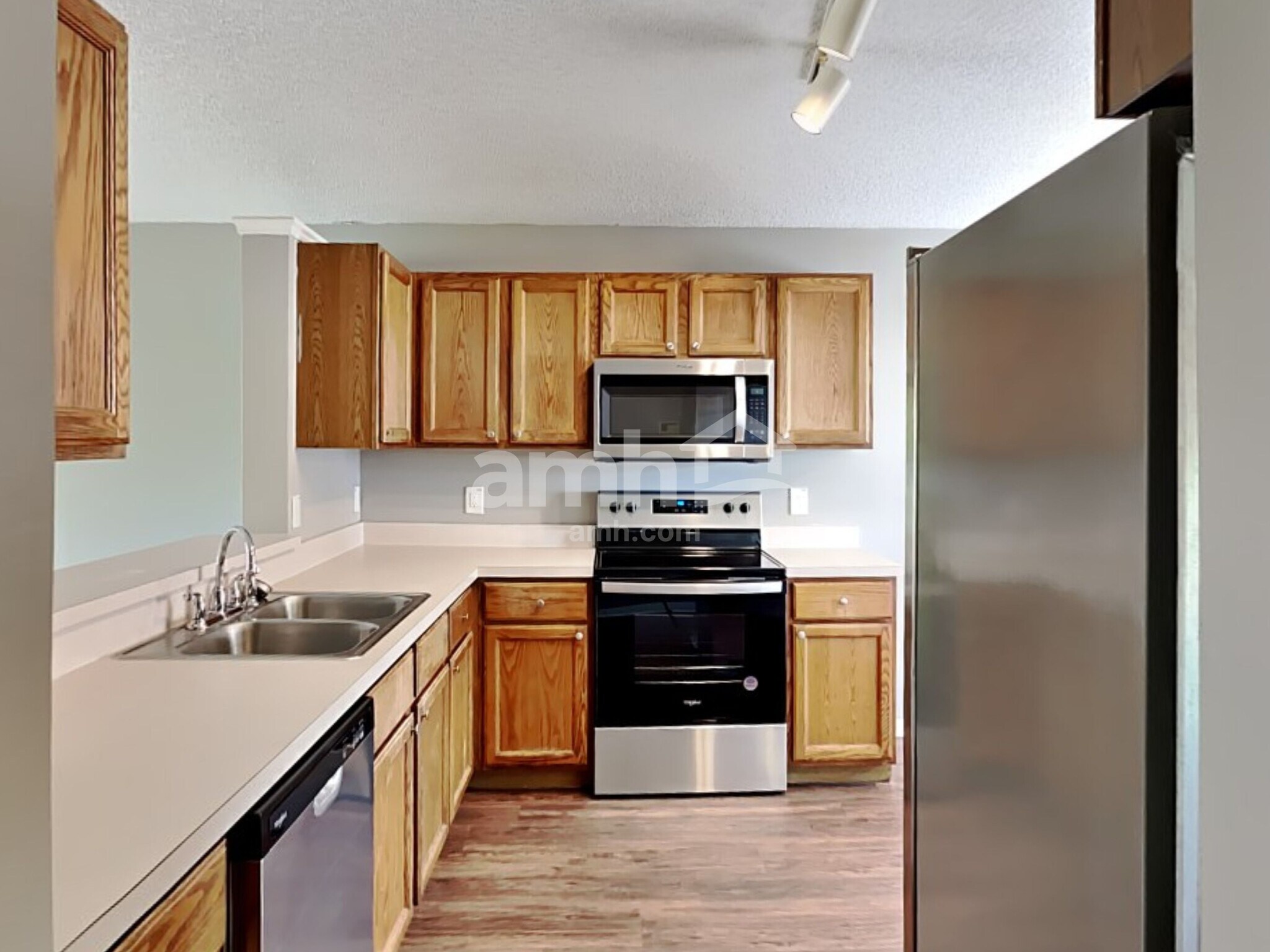 Building Photo - 2037 Ipsden Dr