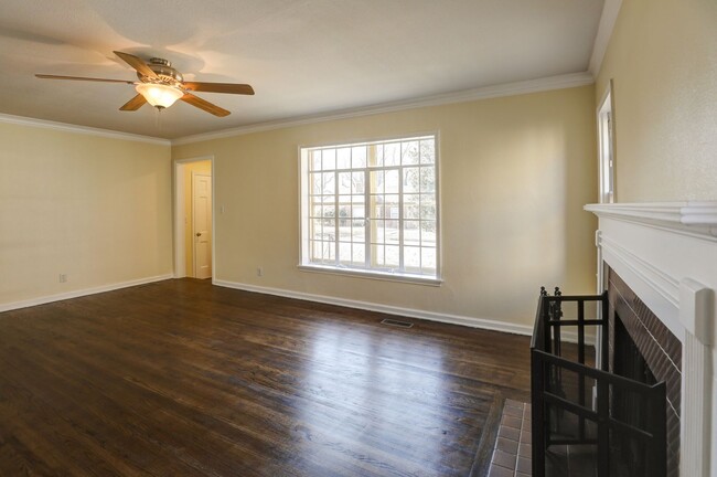 Building Photo - FOR LEASE | Tulsa | 2 Bed, 1 Bath Home - $...