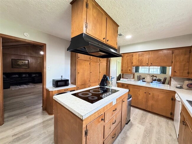 Building Photo - 2603 Brom-Bones Dr