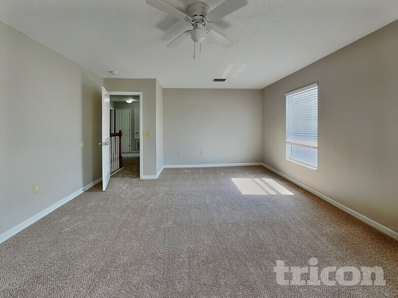 Building Photo - 10432 Boyette Creek Blvd