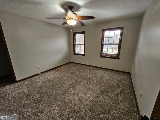 Building Photo - 5525 Wedgewood Ct SW