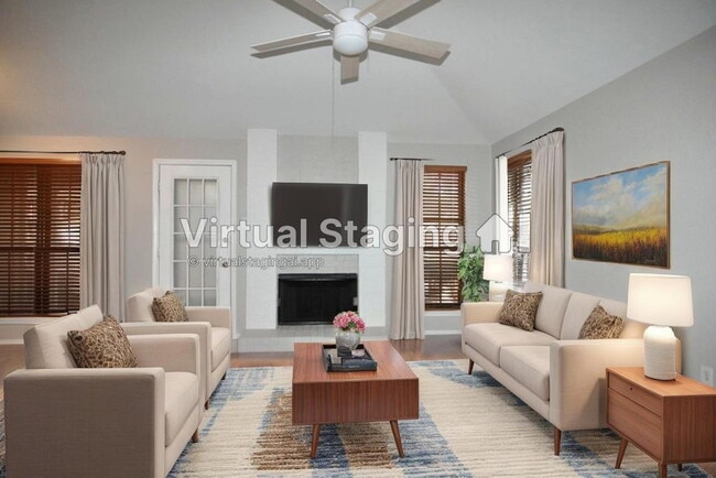 Building Photo - "Adorable 2-1 Duplex with Character, Comfort, and Charm!"