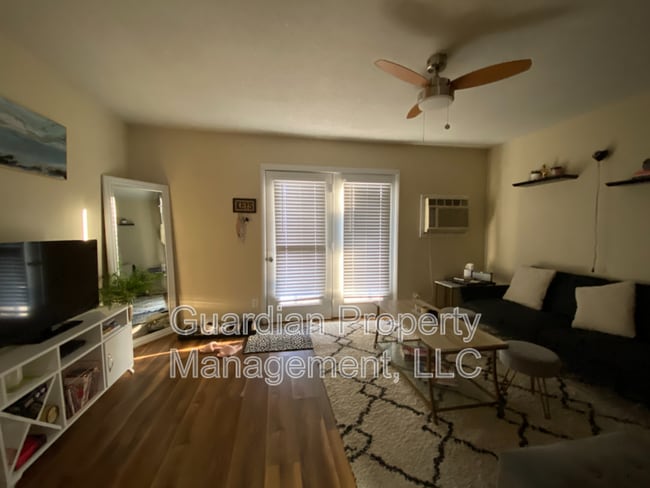 Building Photo - 519 W 8th St