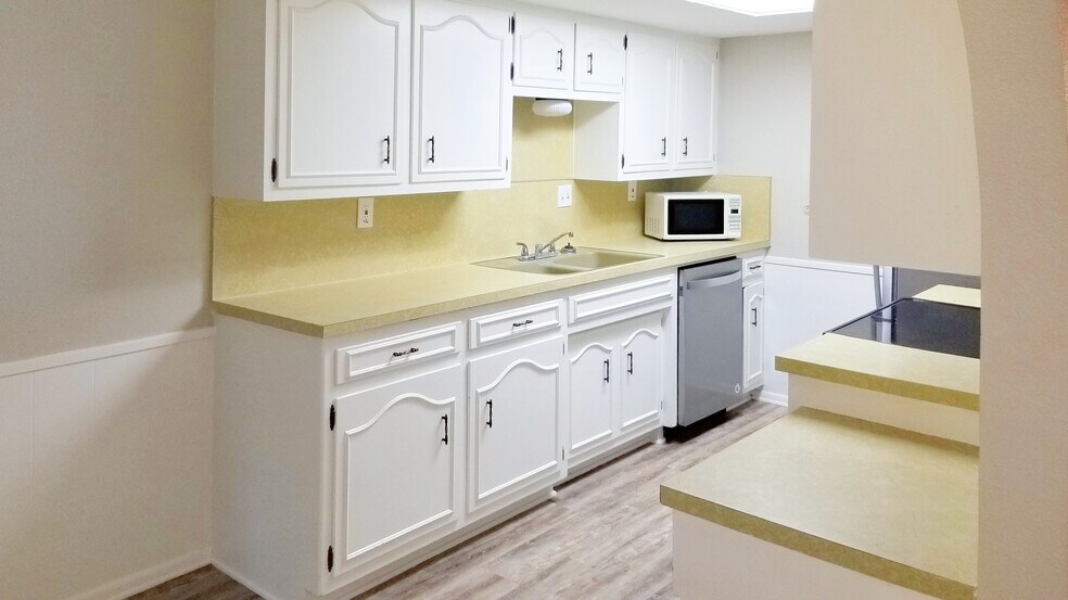 Building Photo - 9317 Powhatan Dr