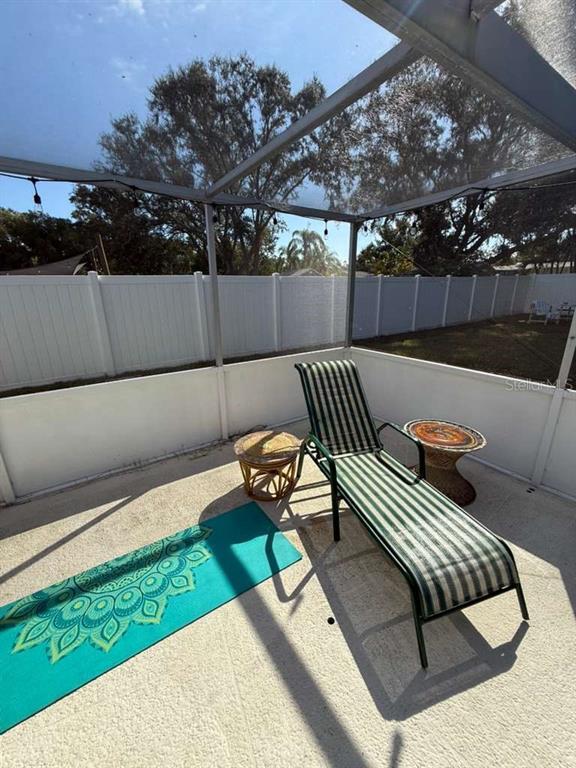 Building Photo - 2021 Valley Dr