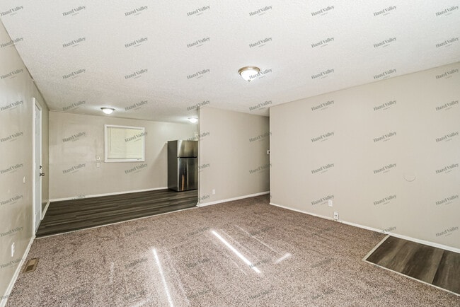 Building Photo - 8506 Crystal Ave