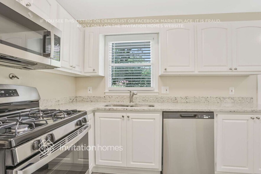 Building Photo - 107 Huntwood Dr