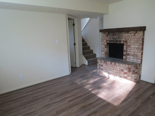 Building Photo - new rental in Reynoldsburg Schools