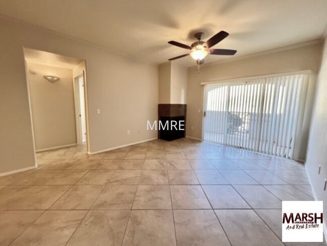 Building Photo - Beautiful 2 bedroom condo with 1 car garag...