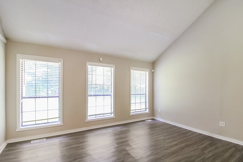Building Photo - 9227 Chestnut Lake Dr