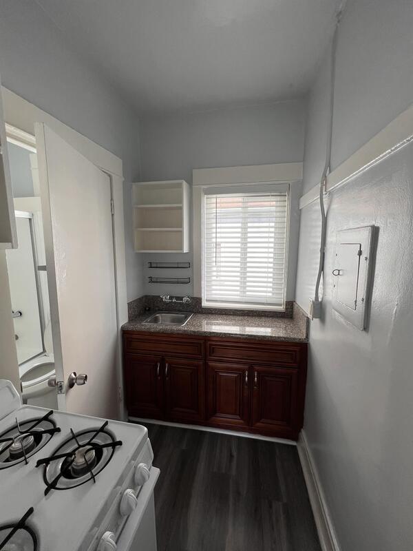 Building Photo - 14 Wavecrest Ave