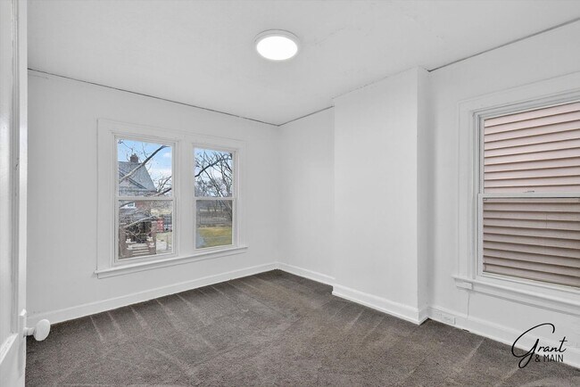 Building Photo - 2685 Clairmount Ave