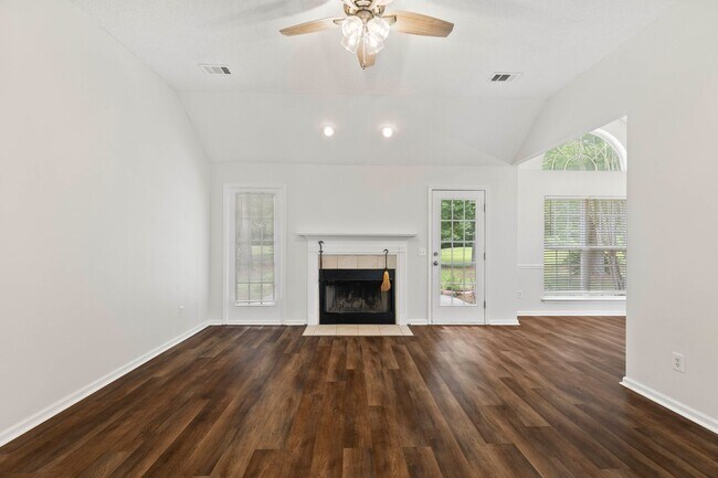 Building Photo - 371 Marshview Dr