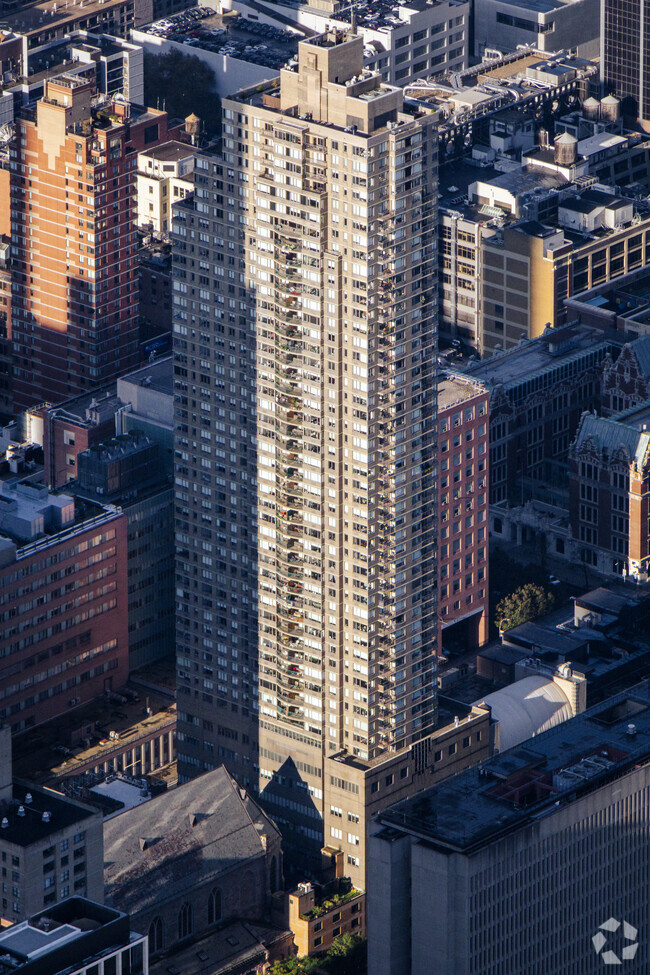 Building Photo - South Park Tower