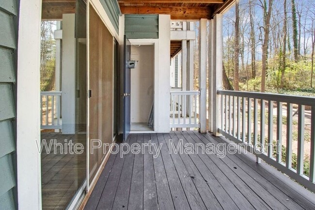 Building Photo - 2512 Cranbrook Ln