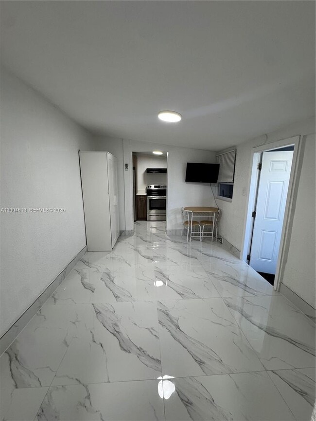 Building Photo - 2796 SW 34th Ct