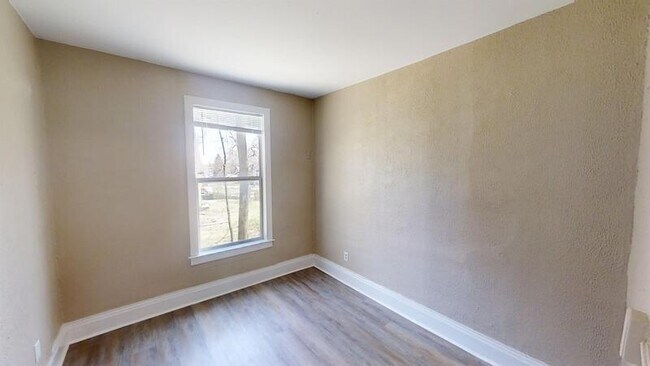 Building Photo - 716 Pearl St