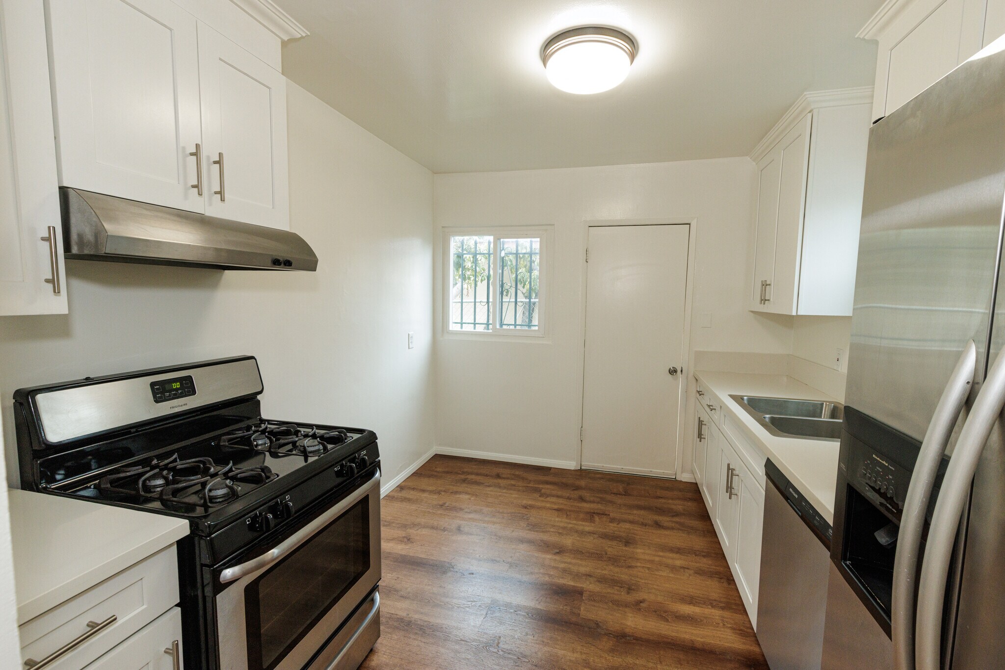 Building Photo - 547 Brooks Ave