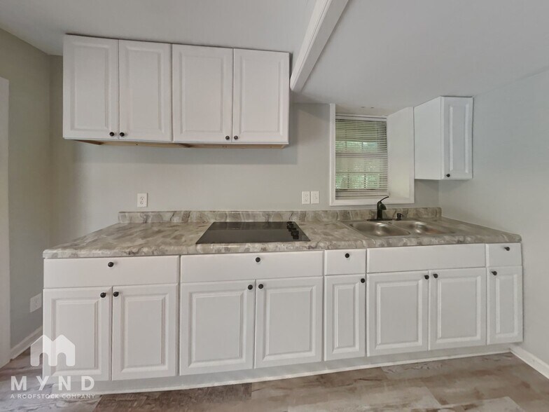 Building Photo - 5454 Faucett Rd