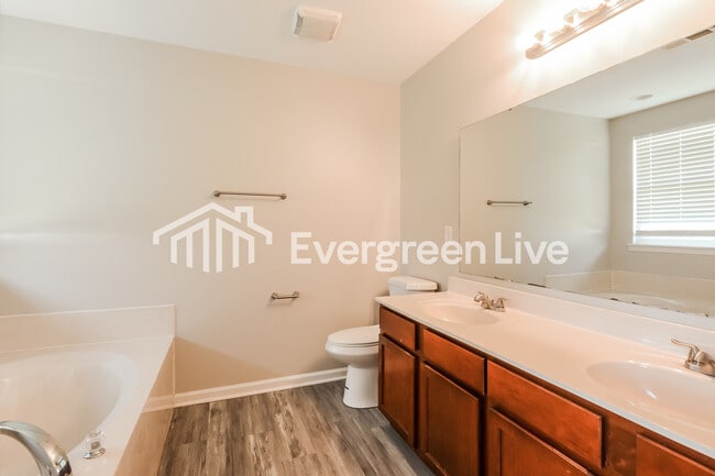 Building Photo - 1120 Sedgehill Ln