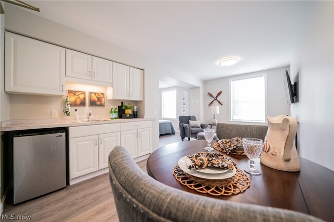 Building Photo - 12799 Doula Ln