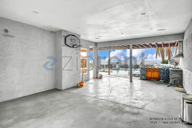 Building Photo - 19872 Sunset Vista Rd