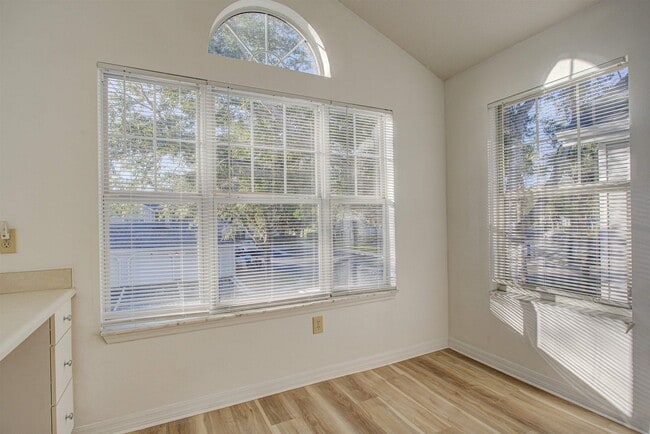 Building Photo - 15205 Harbour Vista Cir