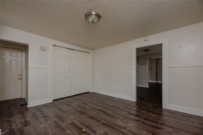 Building Photo - 144 Adams St