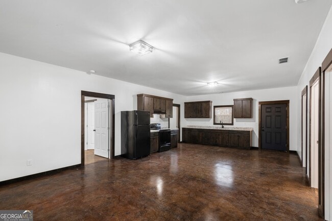 Building Photo - 620 Stiles Rd